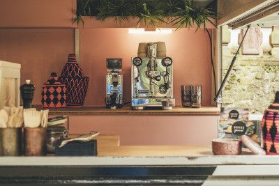 Blick in den Footruck auf die Siebträgermachine